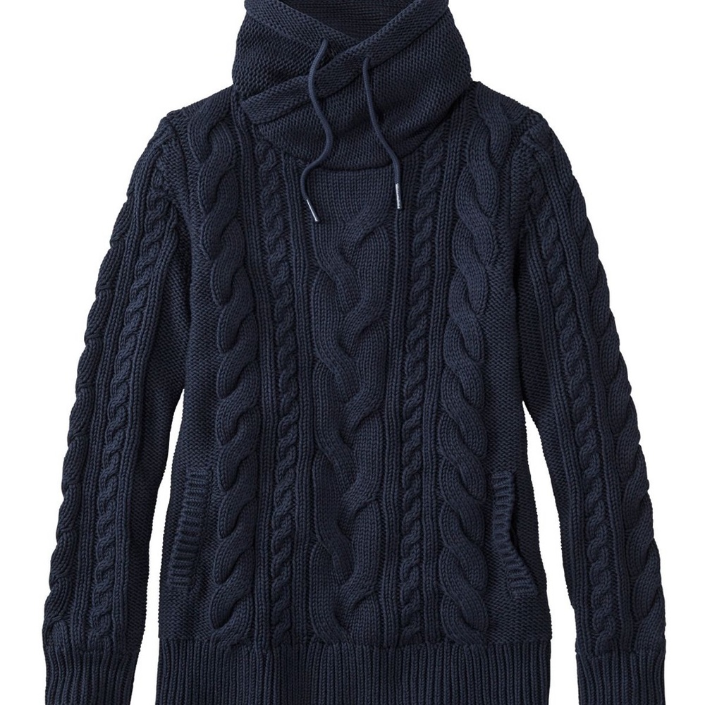 L.L. Bean Women’s Navy Cable Knit Sweater (M)